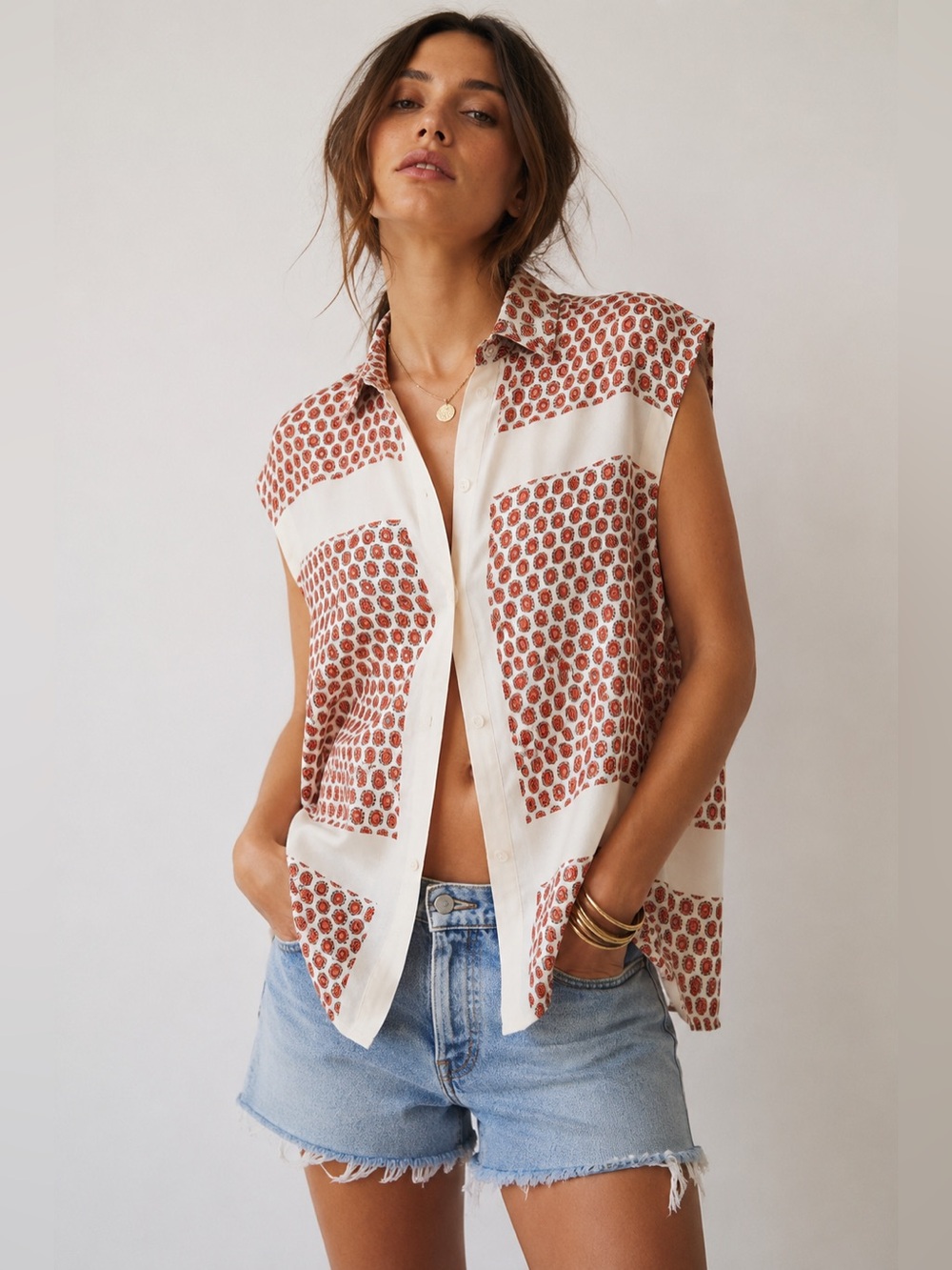 100% silk club Monaco sleeveless button down blouse hidden buttons
